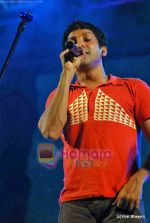 Farhan Aktar performs live at S-Satr Rocks show in Chitrakoot Grounds on 7th Nov 2009 (33).JPG